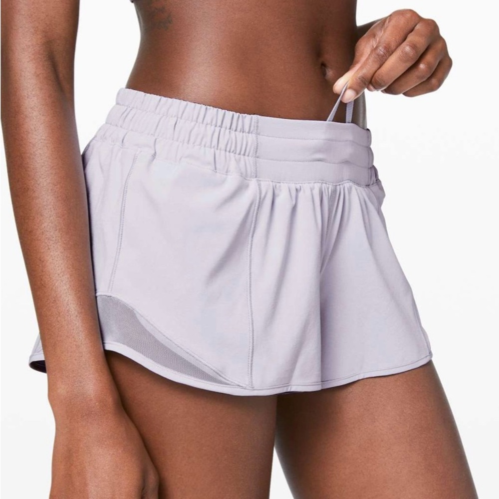 RARE LIKE NEW LULULEMON SIZE 10 2.5 inch silver lilac